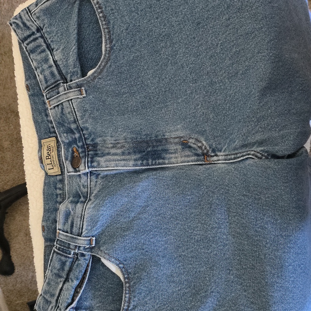 L.L. Bean Men's Classic Denim Jeans 36x29 - Picture 3 of 15